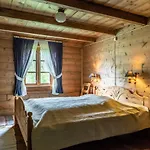 Fossane Gard, Autentiske Gardshus Pa Sauegard *