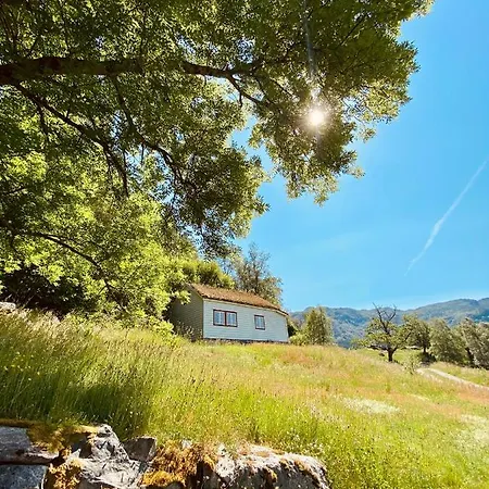 Fossane Gard, Autentiske Gardshus Pa Sauegard Hjelmeland