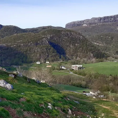 Fossane Gard, Autentiske Gardshus Pa Sauegard *