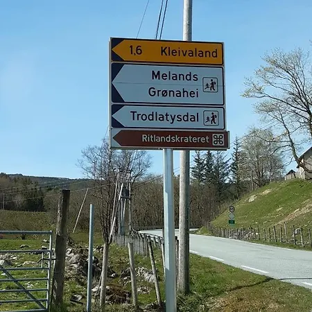 Fossane Gard, Autentiske Gardshus Pa Sauegard *