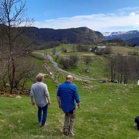 Fossane Gard, Autentiske Gardshus Pa Sauegard Hjelmeland