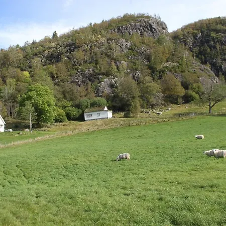 Fossane Gard, Autentiske Gardshus Pa Sauegard Hjelmeland