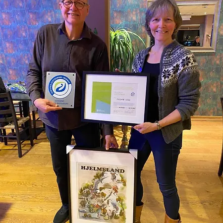 Fossane Gard, Autentiske Gardshus Pa Sauegard Hjelmeland