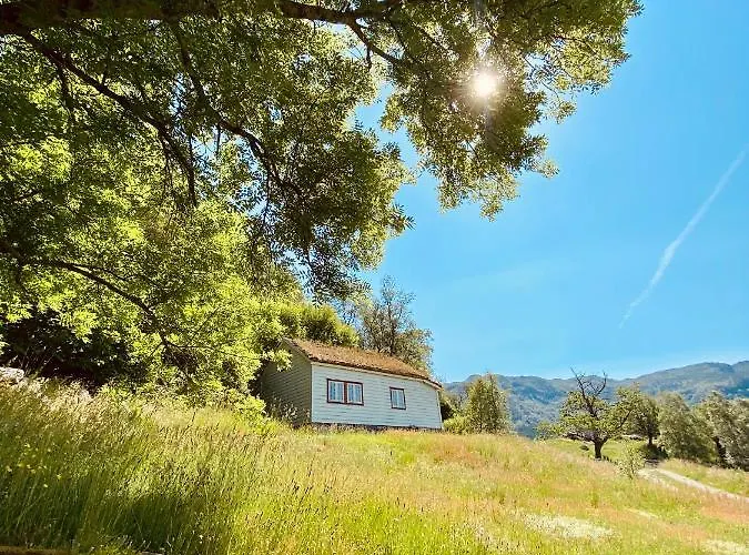 Fossane Gard, Autentiske Gardshus Pa Sauegard Hjelmeland