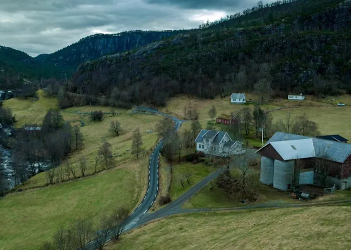 Fossane Gard, Autentiske Gardshus Pa Sauegard *