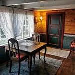 بيت للعطل Fossane Gard, Autentiske Gardshus Pa Sauegard *
