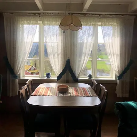 Fossane Gard, Autentiske Gardshus Pa Sauegard *